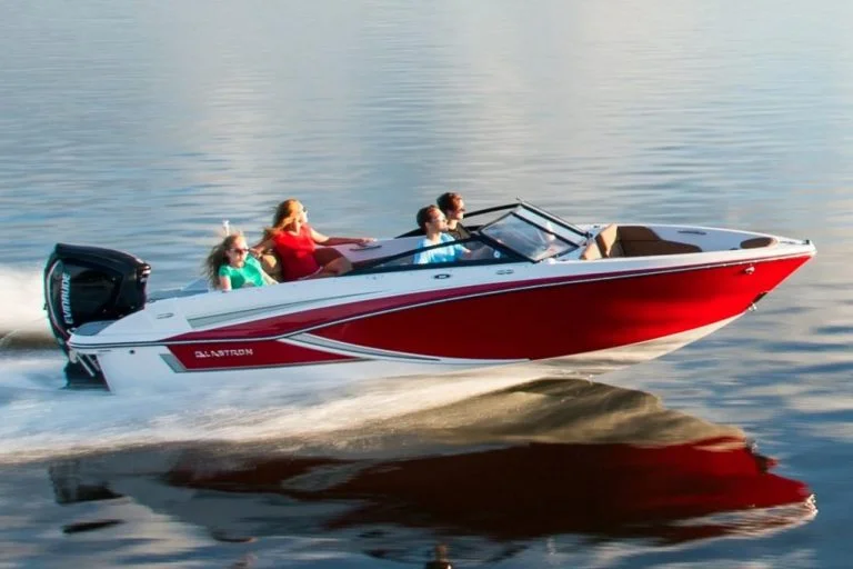 pontoon boat rentals in Lake Ontario